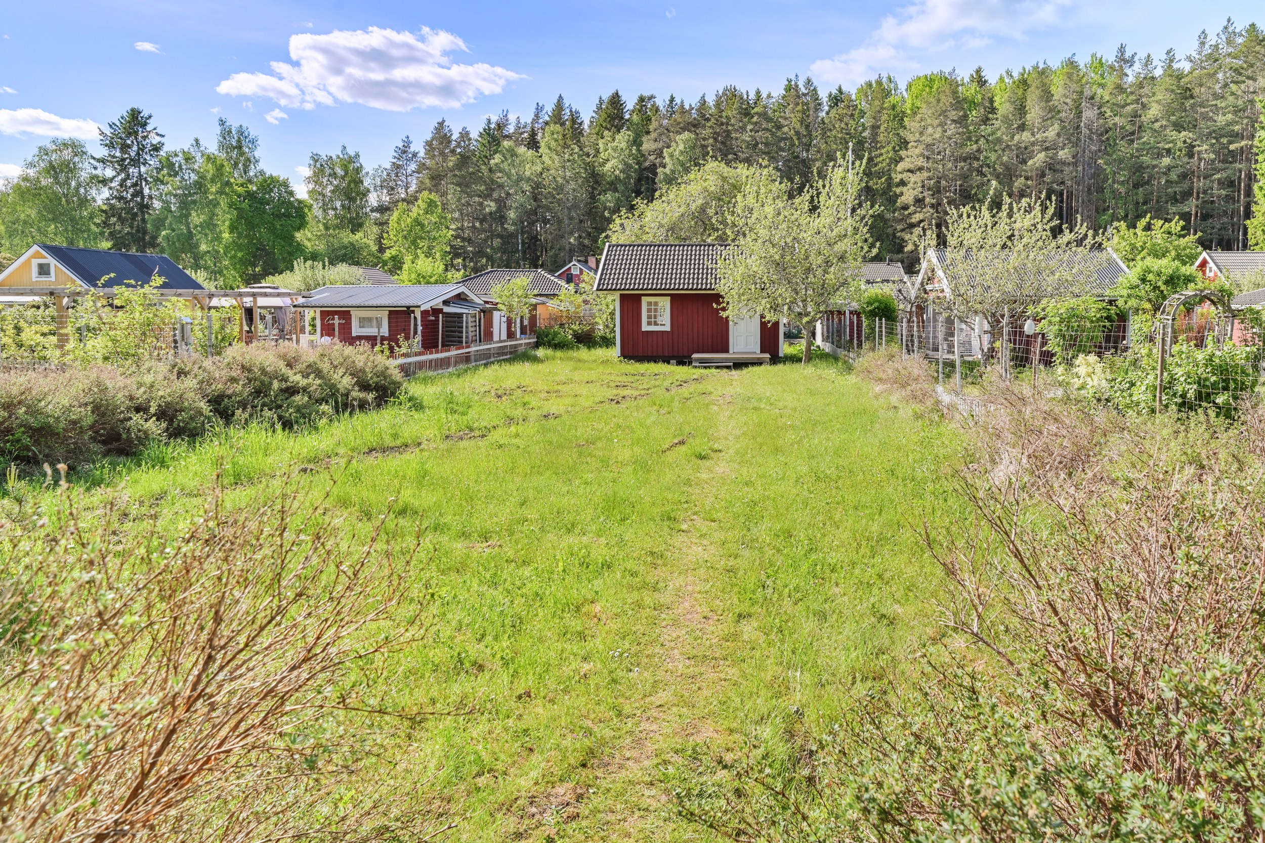 Vaxmyra kolonistuga nr 17 - Fritidshus Upplands Väsby